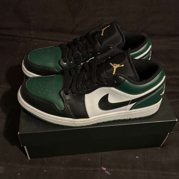 Jordan 1 “green toe “ - Picture 3 of 5